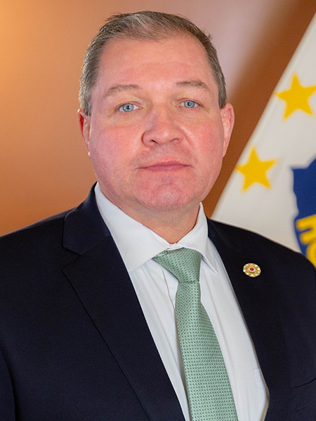 Official portrait of Stephen Casey.